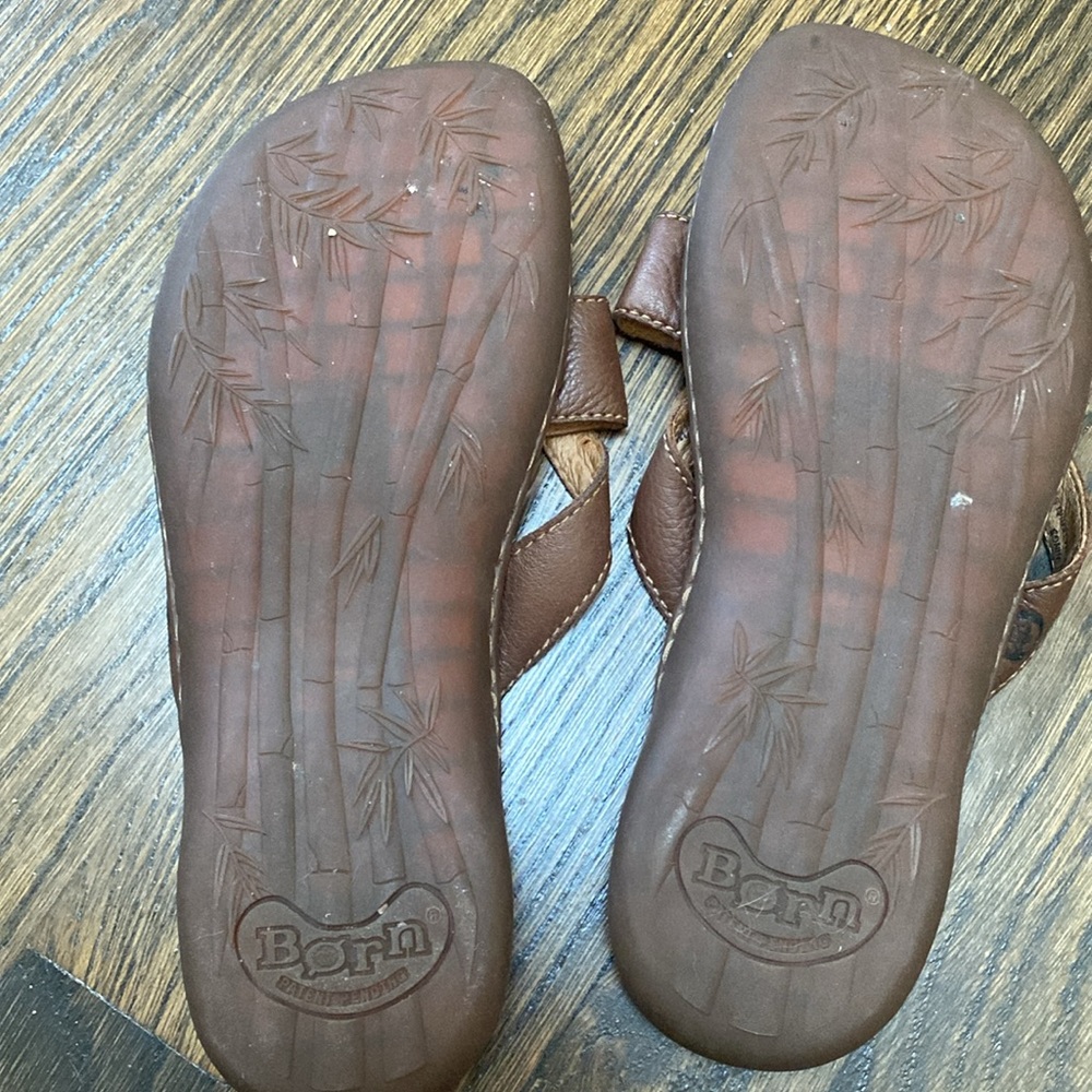 SALE! Brown Born Leather Sandals Size 8 (39) EUC - Picture 2 of 3